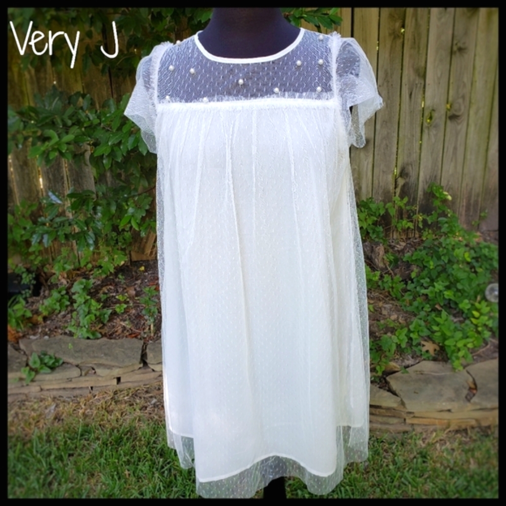Very J | NWT Beautiful Off White Tulle Dress, Size S